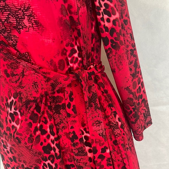 NWT , Red Long Sleeve Ruched Sheath Dress - Picture 6 of 9